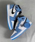 Jordan 1 university blue maat 42, Kleding | Dames, Nieuw, Jordan, Sneakers, Ophalen of Verzenden