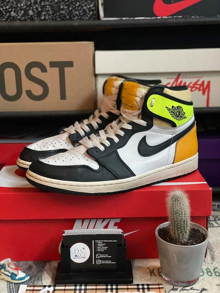 Jordan 1 Retro High Black Volt - Gold 2020 | Size 44,5, Vêtements | Hommes, Chaussures, Comme neuf, Baskets, Noir, Enlèvement ou Envoi