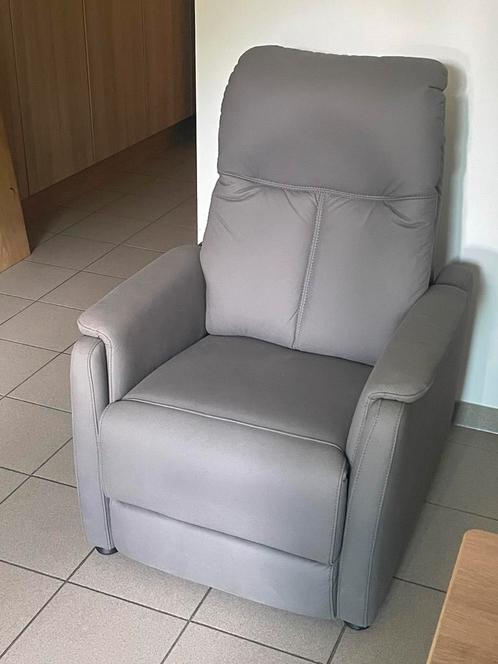 Elektrische lederen luxe relaxzetel 1 jaar oud, Huis en Inrichting, Zetels | Zetels en Chaises Longues, Minder dan 150 cm, 75 tot 100 cm