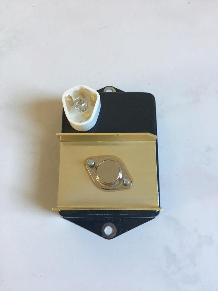 Te koop ontstekingsmodule 4 pins Dodge w200 d200 ramcharger, Auto-onderdelen, Klein materiaal, Amerikaanse onderdelen, Oldtimer onderdelen