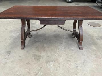 tafel beschikbaar voor biedingen