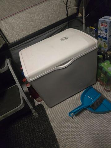 Camping koelbox koelkast met omvormer campingaz coleman € 30, Enlèvement ou Envoi, Utilisé, Glacières, Électrique