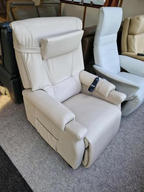 BEIGE ELEKTRISCHE RELAXZETEL MET UITSTAPFUNCTIE, Huis en Inrichting, Stoelen, Zo goed als nieuw, Eén, Ophalen