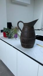 Antieke houten kruik met koperen banden, Ophalen