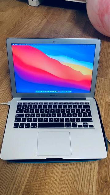 Macbook air medio 2015 beschikbaar voor biedingen