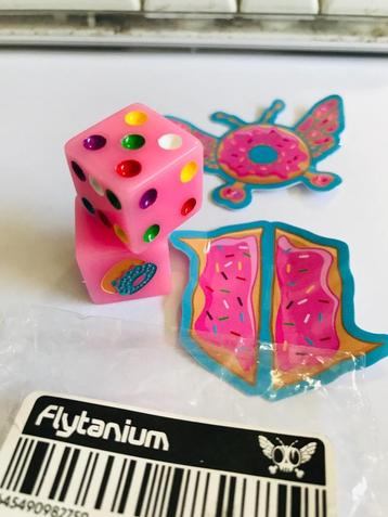 Flytanium x Blade HQ Dessert Warrior Pink Donut Dobbelstenen beschikbaar voor biedingen