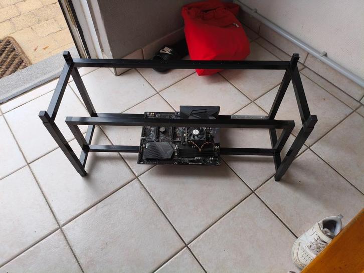 Computer frame, Computers en Software, Moederborden, Zo goed als nieuw, AMD, DDR4, Ophalen