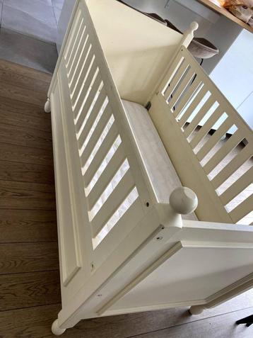 kinderbedje, samen met matrasje + aerosleep oplegmatrasje beschikbaar voor biedingen