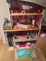 Maison de Barbie 3 étages - Kidkraft, Kinderen en Baby's, Speelgoed | Poppenhuizen, Ophalen, Zo goed als nieuw, Accessoires