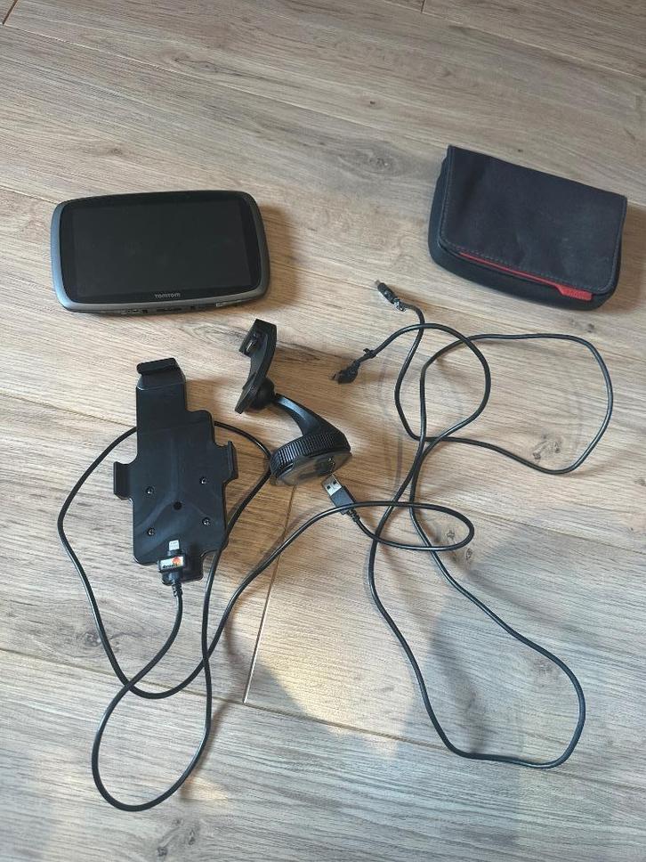 Tomtom GO live 6100 6 inch, Auto diversen, Autonavigatie, Zo goed als nieuw, Ophalen of Verzenden