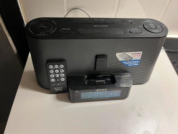 Klokradio/dockstation/radio met afstandsbediening  beschikbaar voor biedingen