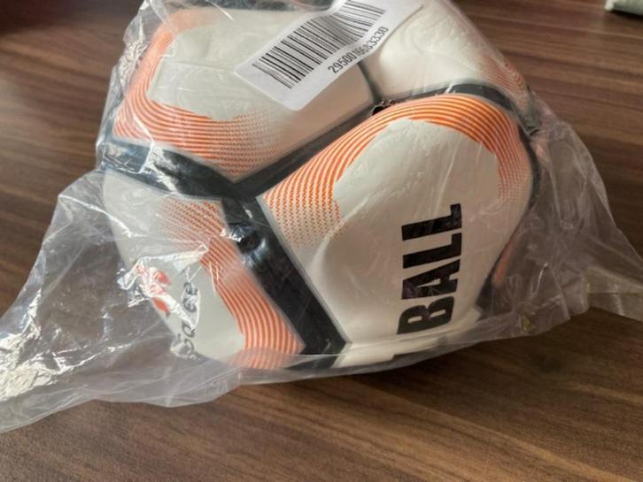 Gloednieuwe Skill Ball van Safee Size 2, Sport en Fitness, Voetbal, Nieuw, Bal, Ophalen of Verzenden