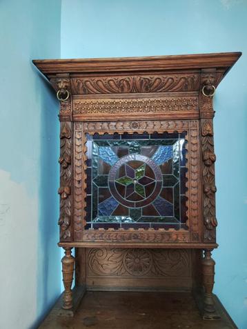 Antieke eikenhouten kast Neo-Renaissance beschikbaar voor biedingen