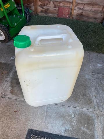 Jerrycans 25 stuks voor bv mazout 20 ltr (Zemst) beschikbaar voor biedingen
