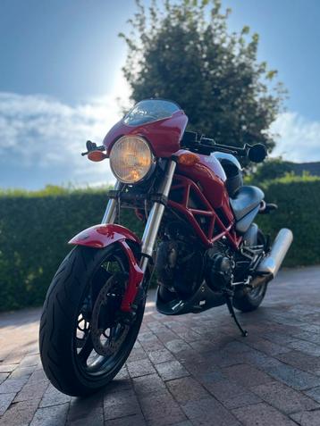 Ducati Monster 695 uit 2007