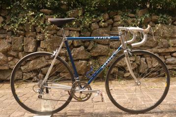 Vélo Vitus 979 bleu 56CTx56CC beschikbaar voor biedingen