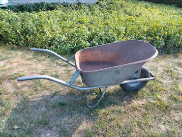 Kruiwagen beschikbaar voor biedingen