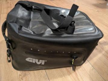 givi gravel t tanktas 20L beschikbaar voor biedingen