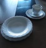 Elegant wit porseleinen servies met fijne zilverrand, Ophalen, Bord(en)