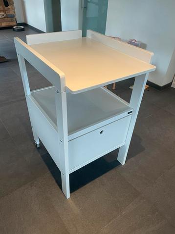Verzorgtafel Pericles beschikbaar voor biedingen