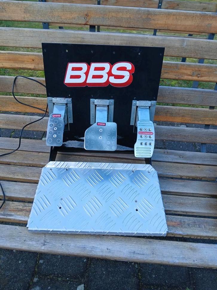 Thrustmaster BBS pedalen, Consoles de jeu & Jeux vidéo, Consoles de jeu | Accessoires Autre, Enlèvement