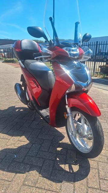 Honda sh150 motorscooter nieuwstaat beschikbaar voor biedingen