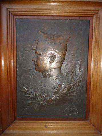 hommage en bronze au Dr A. Nouille tué pendant la guerre 191