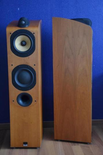 B&W 704 Floorstanding Speakers; Cherrywood Pair beschikbaar voor biedingen