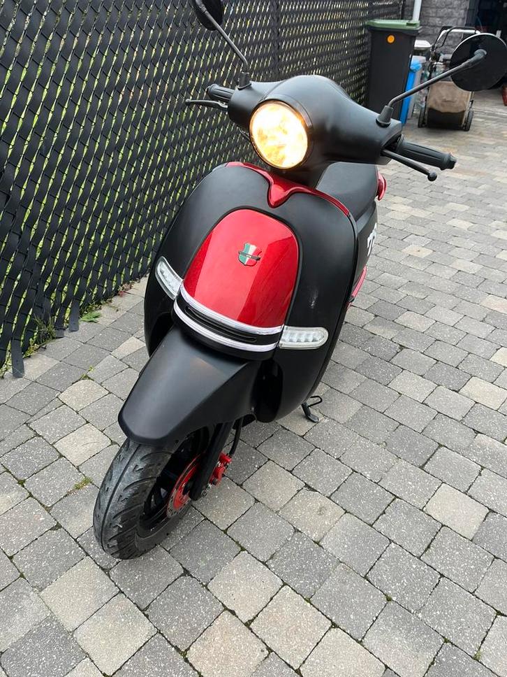 Scooter GTS Bellavista 50cc, Fietsen en Brommers, Scooters | Vespa, Zo goed als nieuw, Overige modellen, Klasse B (45 km/u), Benzine