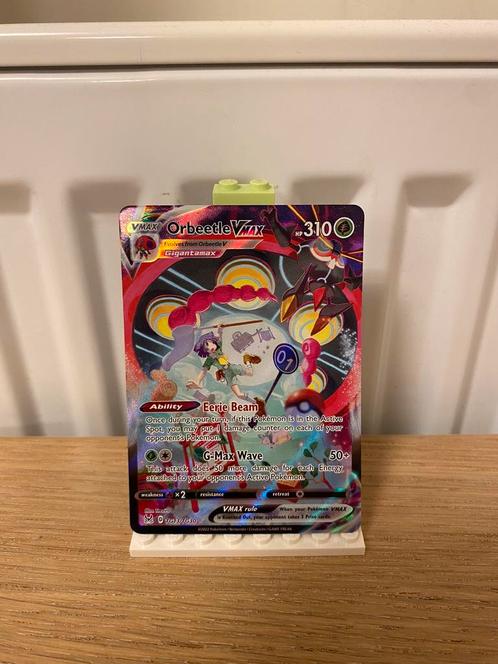 Orbeetle Vmax TG13/TG30 - Pokemon kaart, Hobby en Vrije tijd, Verzamelkaartspellen | Pokémon, Nieuw, Losse kaart, Foil, Ophalen of Verzenden
