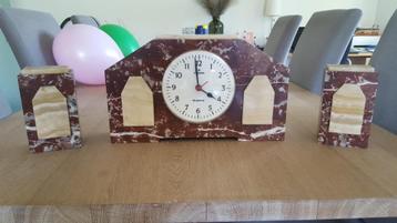 horloge de travail en marbre