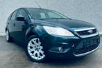 Ford Focus 1.6 16v TITANIUM-SCHERM-CRUISE-AIRCO-GEKEURD VVK!, Auto's, Ford, 1596 cc, Stof, Zwart, 4 cilinders