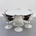 Eero Saarinen - marmeren 'Tulip'’  eettafel en zes stoelen, Antiek en Kunst, Antiek | Meubels | Stoelen en Sofa's, Ophalen