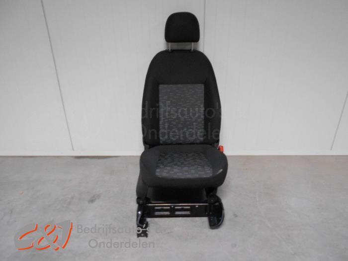 Siège droit d'un Opel Combo, Autos : Pièces & Accessoires, Habitacle & Garnissage, Opel, Utilisé, 3 mois de garantie, Enlèvement ou Envoi