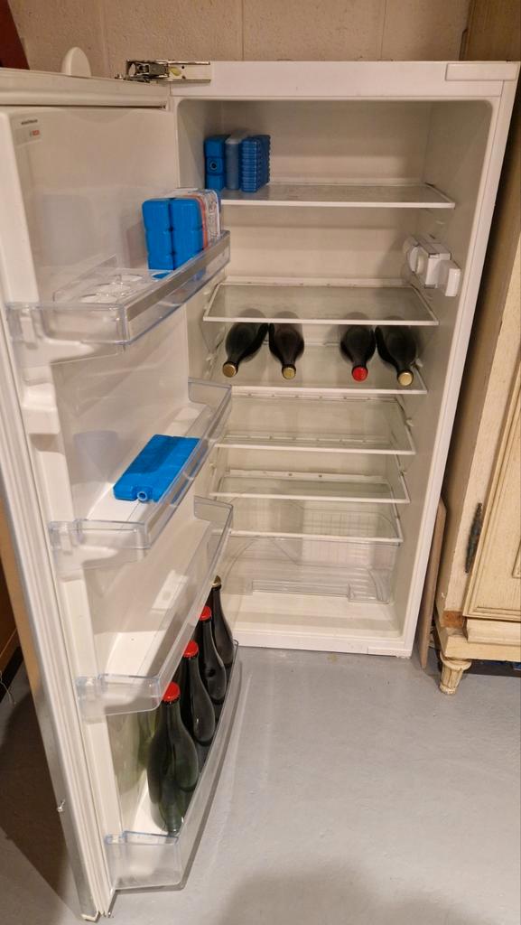 een inbouwkoelkast van het merk BOSCH, model KIR24V51, Elektronische apparatuur, Koelkasten en IJskasten, Ophalen