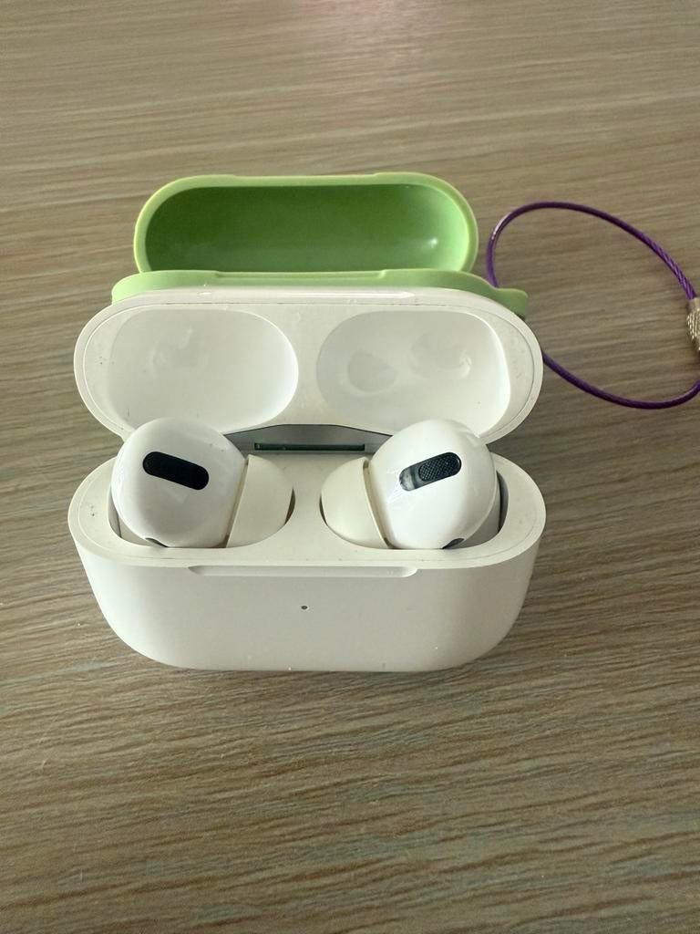 Airpod Pro 1, Télécoms, Téléphonie mobile | Écouteurs, Enlèvement, Comme neuf