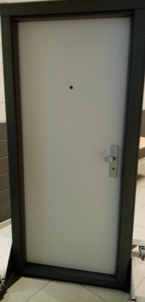 Porte de sécurité de l'appartement : résistante au cambriola, Bricolage & Construction, Fenêtres & Moustiquaires, Neuf, Porte extérieure