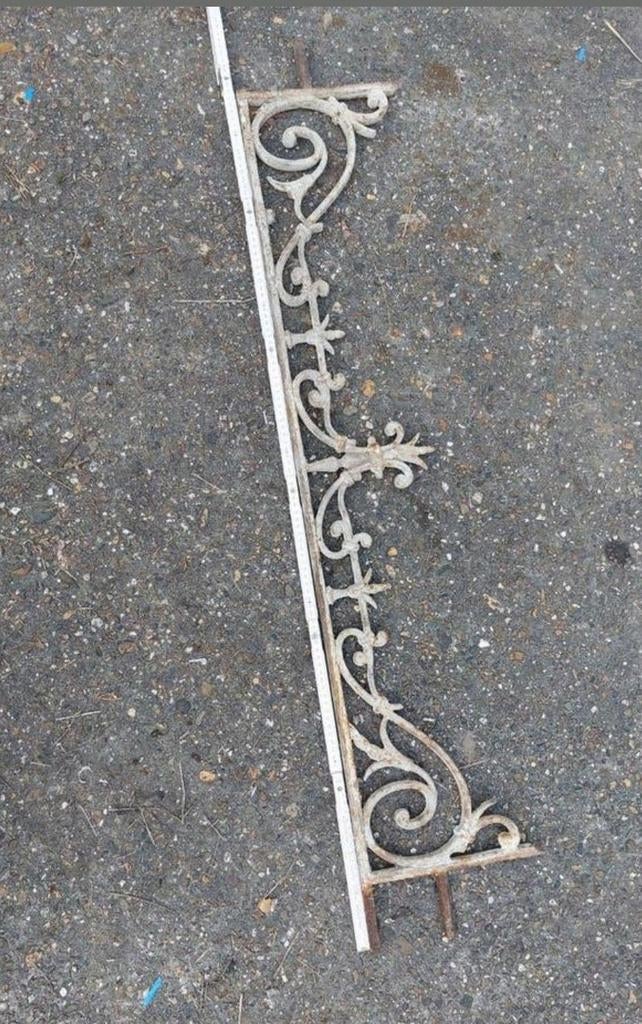 6 anciennes frises de fenêtres/ornements de façade/ornements, Enlèvement