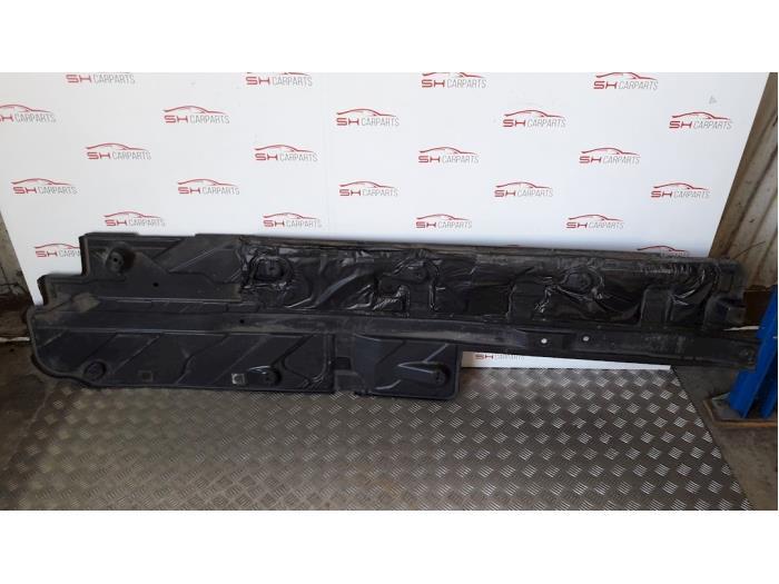 Plaque de protection moteur d'un Mercedes C-Klasse, 3 mois de garantie, Utilisé, -, -