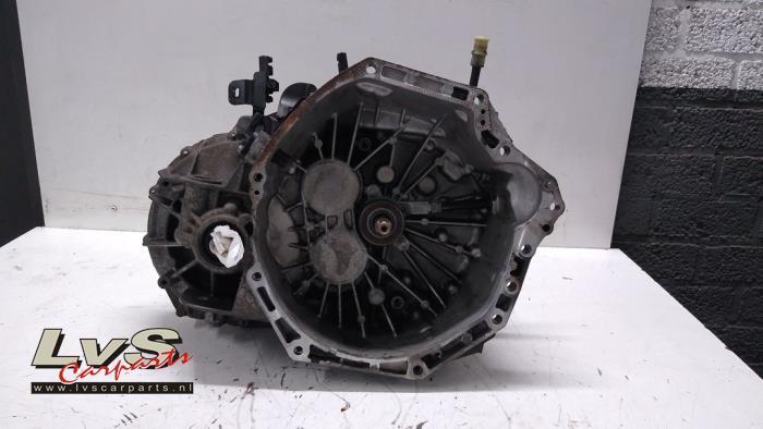 Versnellingsbak van een Opel Vivaro, Auto-onderdelen, Gebruikt, -, -, Opel