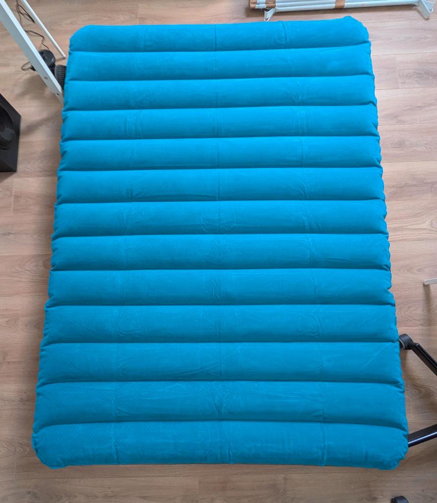 Opblaasbaar matras, Ophalen, Ingebouwde pomp, Zo goed als nieuw, 2-persoons