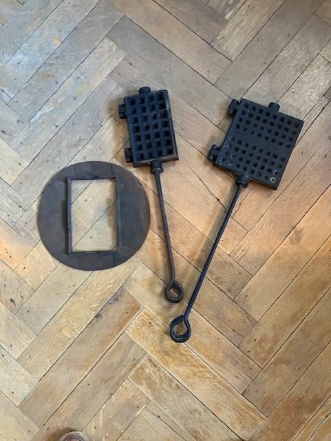 wafelijzers (antiek), Ophalen