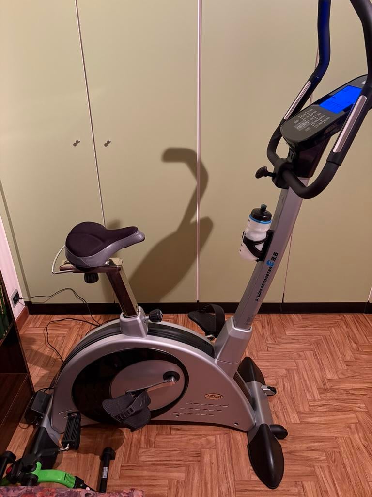 Hometrainer, Ophalen, Zo goed als nieuw, Hometrainer