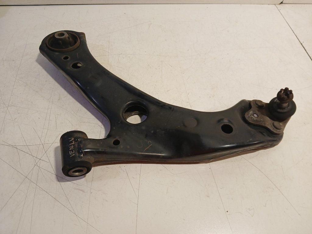 Draagarm links voor Toyota Prius, Onderdelen@venauto.nl, Van der Ven Autorecycling B.V., Ettenseweg 76, 4706 PB Roosendaal, The Netherlands