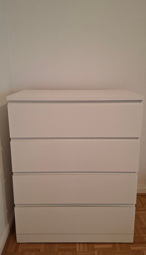 Commode MALM de chez IKEA (blanc, 4 tiroirs), 3 ou 4 tiroirs, 25 à 50 cm, Comme neuf, Enlèvement