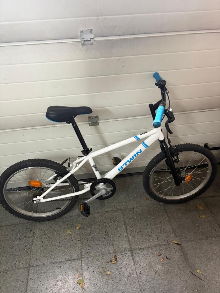 Velo enfant  B'Twin 20" Racingboy 300 blanc Decathlon, Enlèvement, Utilisé, 16 à 20 pouces, BTwin Décathlon