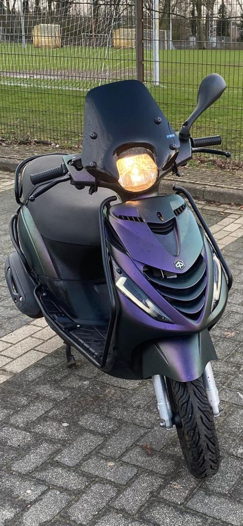 Zip B klasse 4tkt 2v, Fietsen en Brommers, Scooters | Piaggio, Zo goed als nieuw, Zip, Ophalen