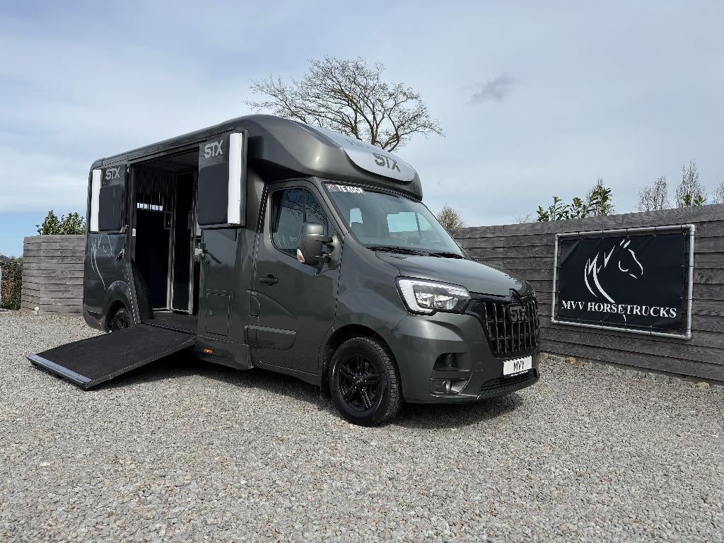 RENAULT | HORSETRUCK | 2023 | STX | STALLION 5XL | 69d KM, Dieren en Toebehoren, Paarden en Pony's | Trailers en Aanhangwagens