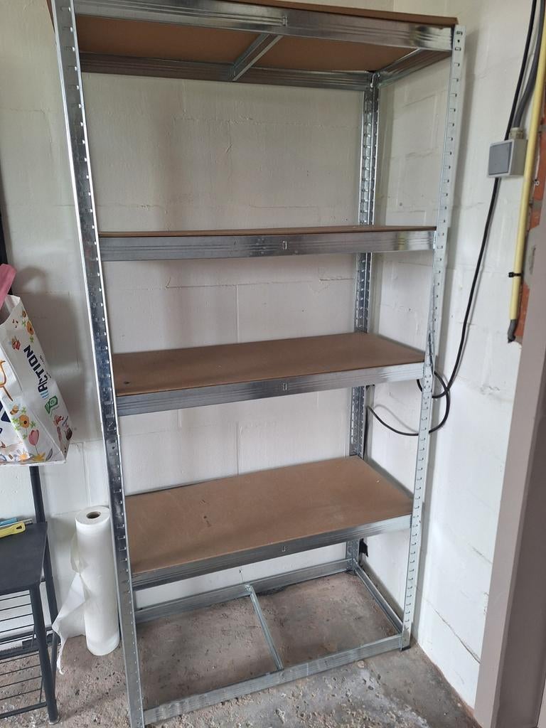 Stellingkast, Ophalen