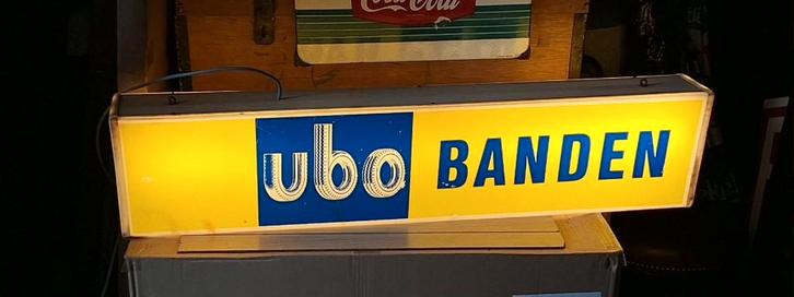 Mooie vintage reclamelichtbak van UBO banden., Verzamelen, Merken en Reclamevoorwerpen, Gebruikt, Lichtbak of (neon) lamp, Ophalen